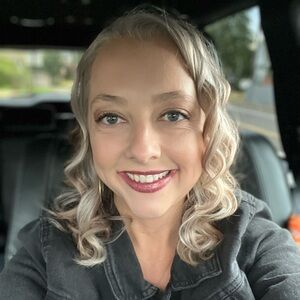 Meet your Posher, Kelly